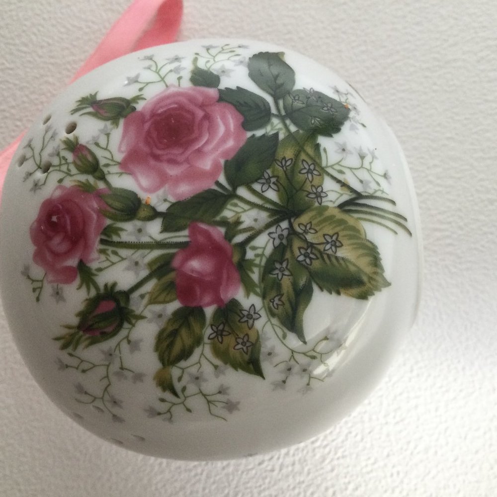 Porcelain Potpourri Pomander hanging ball ornament floral made in Japan